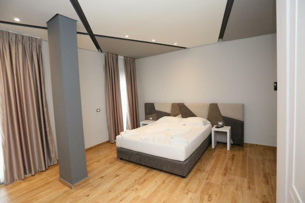 Lubjana Hotel Durrës Eksteriør billede